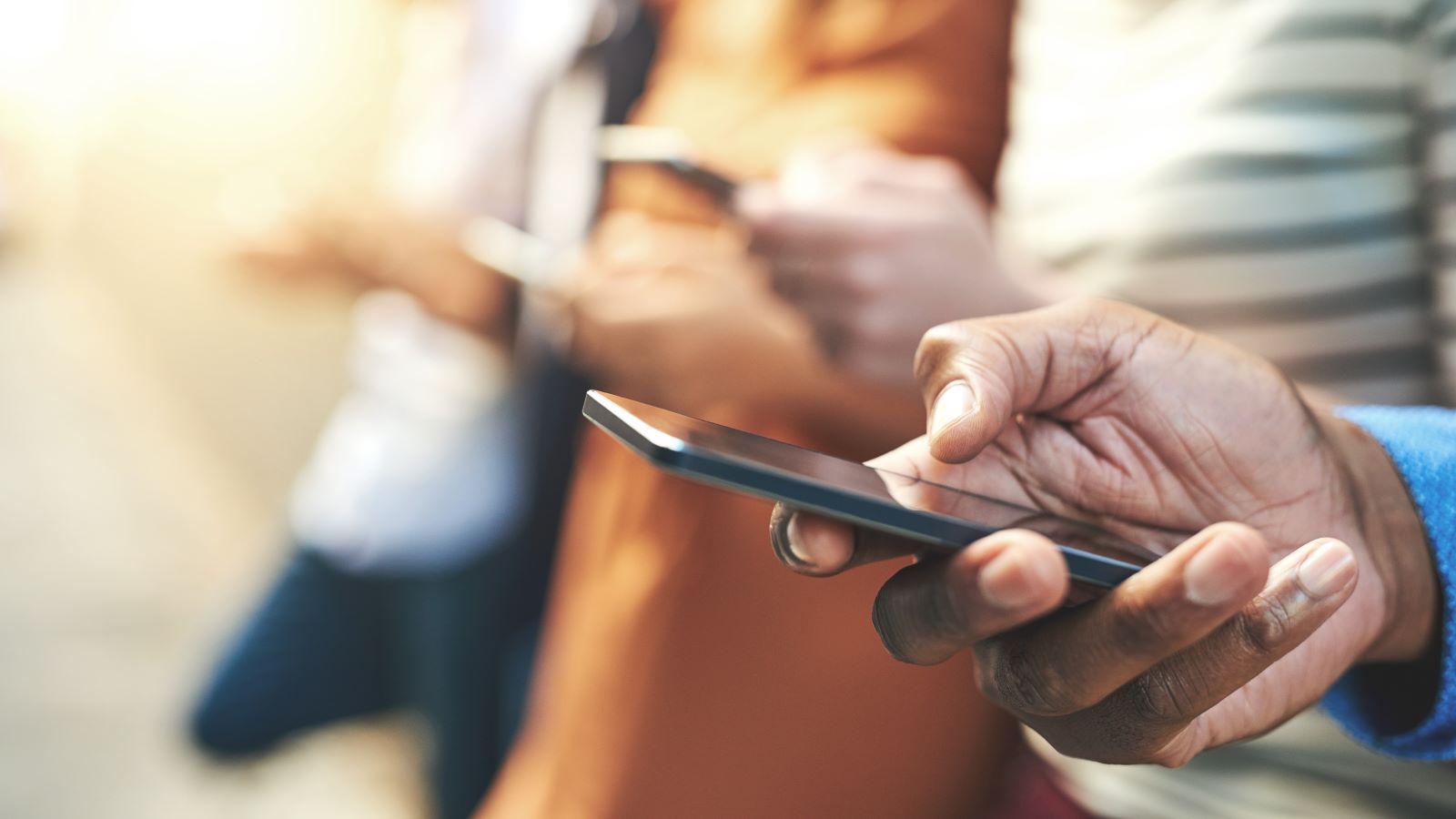 10 Cara Mengurangi Nyeri Tangan Akibat Gadget Berlebihan